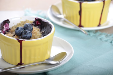 Blueberry crumble in ramekins