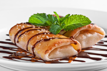 pancakes with chocolate topping