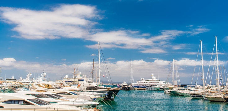 Fototapeta Marina with yachts and boats