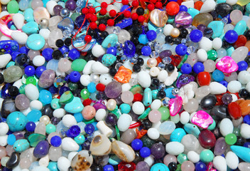 Fototapeta na wymiar Małe plastikowe perły