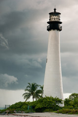 Lighthouse in a cloudy day with a storm aproaching