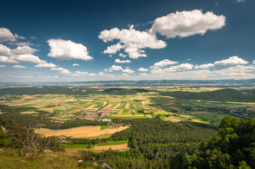Naklejka premium Scenic photo from a mountain