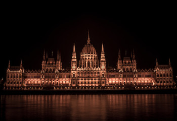 Fototapeta na wymiar Detail nocy budynek parlamentu w Budapeszcie, Węgry