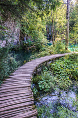 Ponte di legno Plitvice vertical © viappy