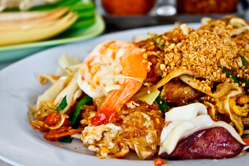 Thai fried noodle or Padthai with prawn and squid