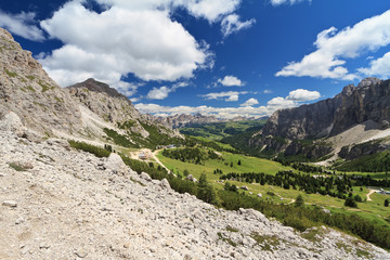 Dolomiti - Val Badia from Gardena pass