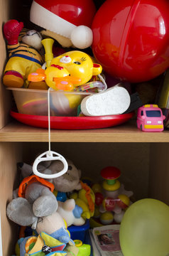 шкаф с игрушками