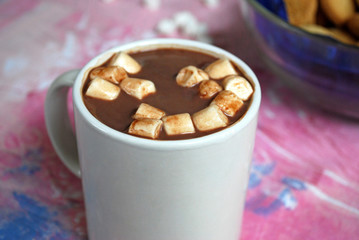 Heißgetränk mit Marshmallows