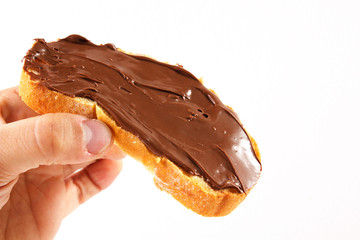 pane con crema al cioccolato e nocciole