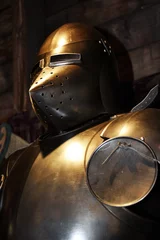  Middeleeuwse krijger soldaat metalen beschermende kleding © Arevik