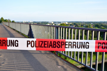 Brücke Polizeiabsperrung nach Selbstmord