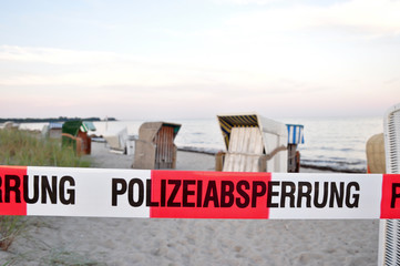 Obraz premium Badeunfall am Strand