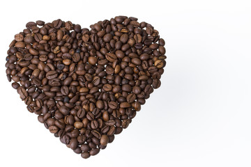 herz aus kaffeebohnen querformat