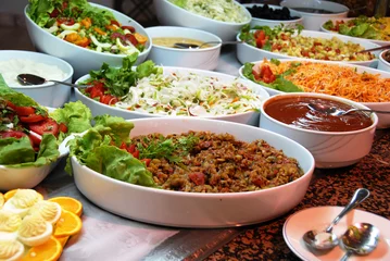 Crédence de cuisine en verre imprimé Plats de repas Nourriture variée au buffet