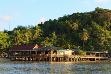 Obraz premium Ресторан на сваях, Ко Чанг, Таиланд