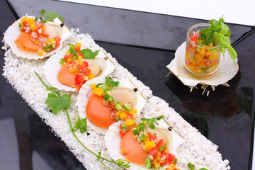 seared scallops with tropical salsa