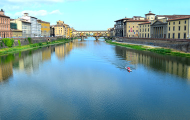 Fototapeta na wymiar Early Morning na rzeki Arno w Florence