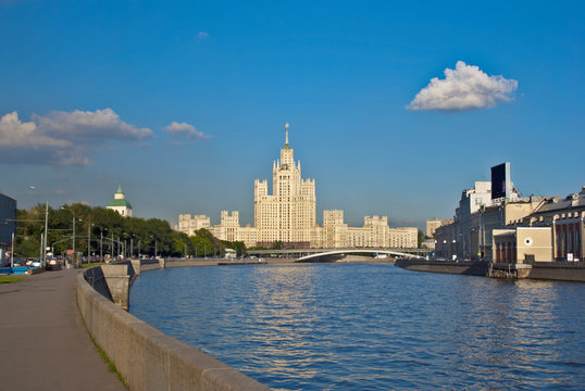 Kotelnicheskaya Embankment Apartments