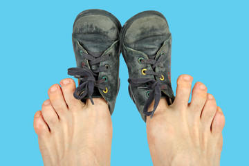 Viel zu kleine Schuhe