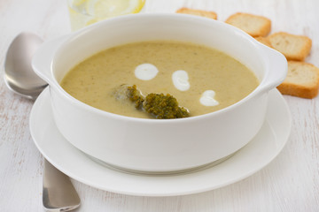 broccoli vegetable soup in the bowl