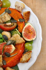 Brotsalat mit Kürbis