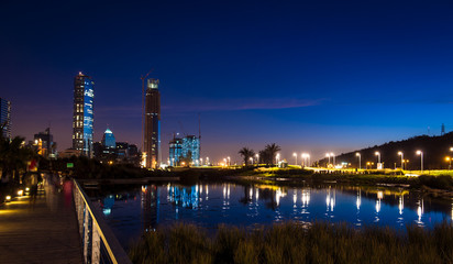 Fototapeta premium City reflected in the water