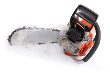 Kettensäge blockiert durch Fasern einer Schnittschutzhose