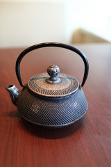Obraz na płótnie Canvas Teapot in cafe