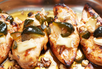 Chicken fillet wirh figs and camambert