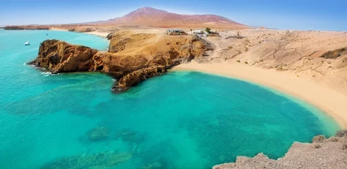 Keuken foto achterwand Canarische Eilanden Lanzarote Papagayo turquoise strand en Ajaches