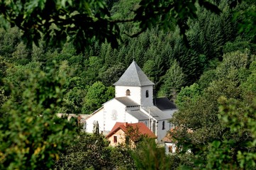 Fototapeta na wymiar Eglise de Mazayes (63)