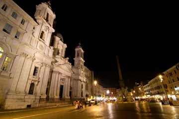 Fototapeta na wymiar Piazza Navona w nocy (Rzym, Włochy)
