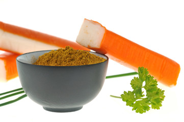 Bâtonnets de surimi, cury, persil et fines herbes
