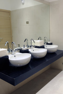 toilettes d'hotel