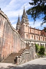 Fototapeta na wymiar stairs to Covadonga basilica