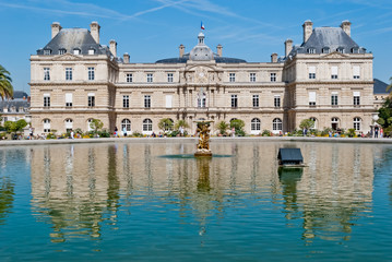Fototapeta na wymiar Pałac Luksemburski, widok z przodu, Paris