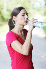 Läuferin mit Wasserflasche
