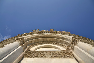 Obraz premium Portal of the Baptistery of the Cathedral of Pisa, Italy.