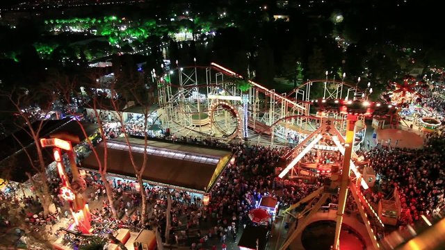 amusement park and crowded people