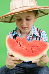 Junge mit Wassermelone
