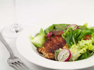 Gemischter Salat mit Gefl&uuml;gelbrust