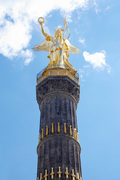 Siegessaule, victory column and golden statue in Berlin