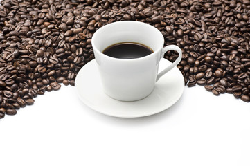 コーヒーカップとコーヒー豆