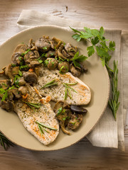 chicken fillet with sauteed mushroom