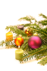 Christbaumkugeln & Tannenzweige