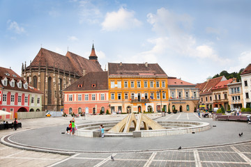 Fototapeta na wymiar The Council Square in downtown, Brasov, Romania.