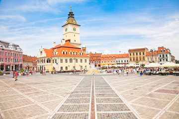Fototapeta na wymiar Rada Square w Brasov, Rumunia.