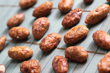 roasted almonds