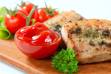 Spicy pork belly and tomato sauce