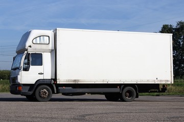 LKW auf Rastplatz